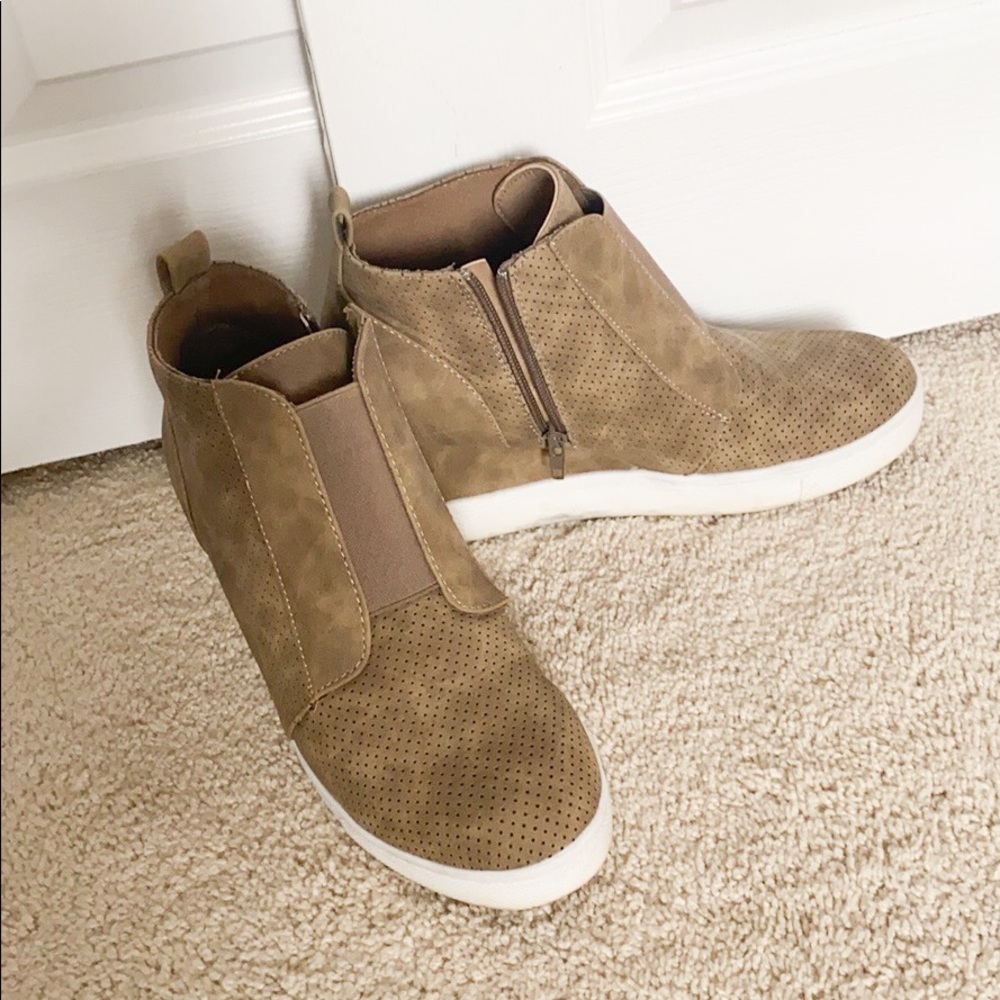 Steve Madden dupes sneaker wedges